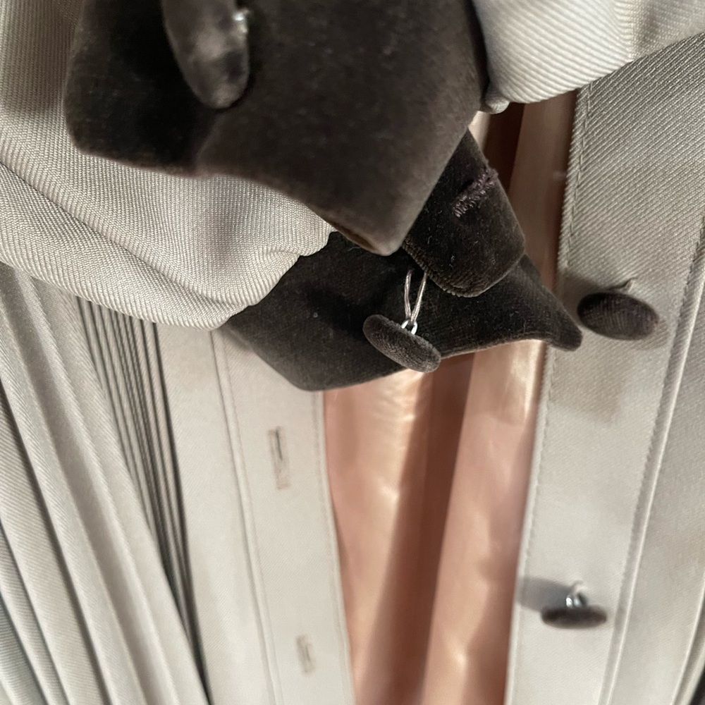 Vintage Victorian Style Trapeze knife pleated coat with brown velvet accents - Picture 11 of 13